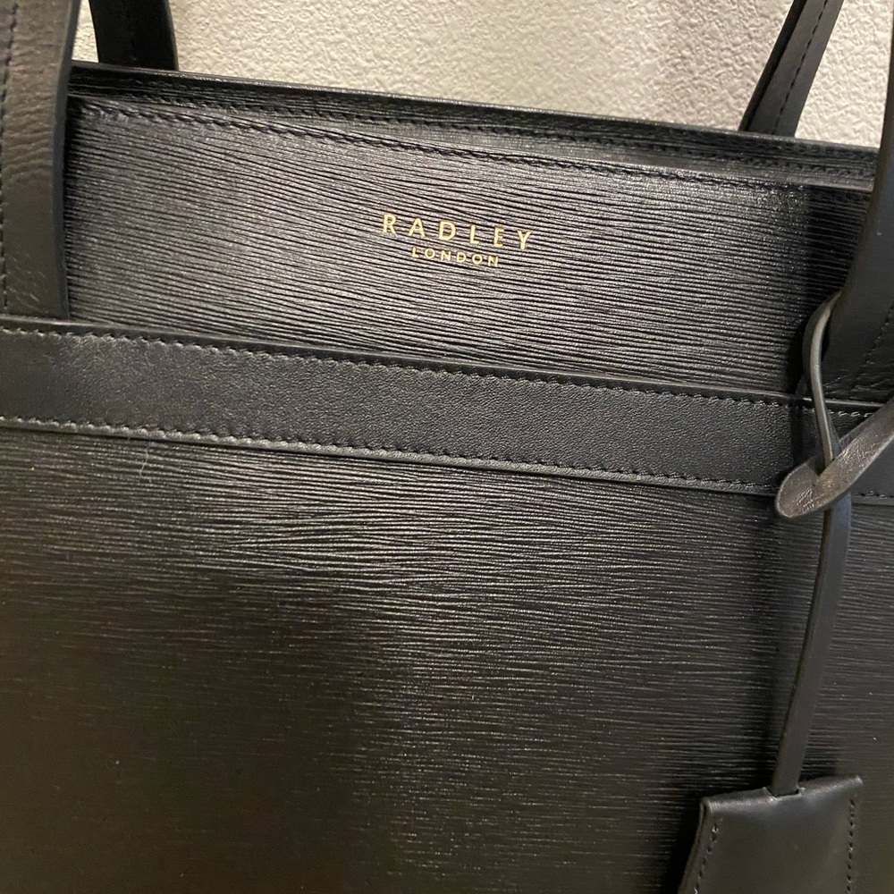Radley London Elegant Black Tote Bag - Picture 2 of 12